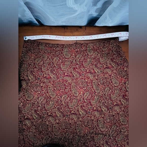 ⭐️ BUNDLE: 2 skirts and 2 tops. - Picture 7 of 12